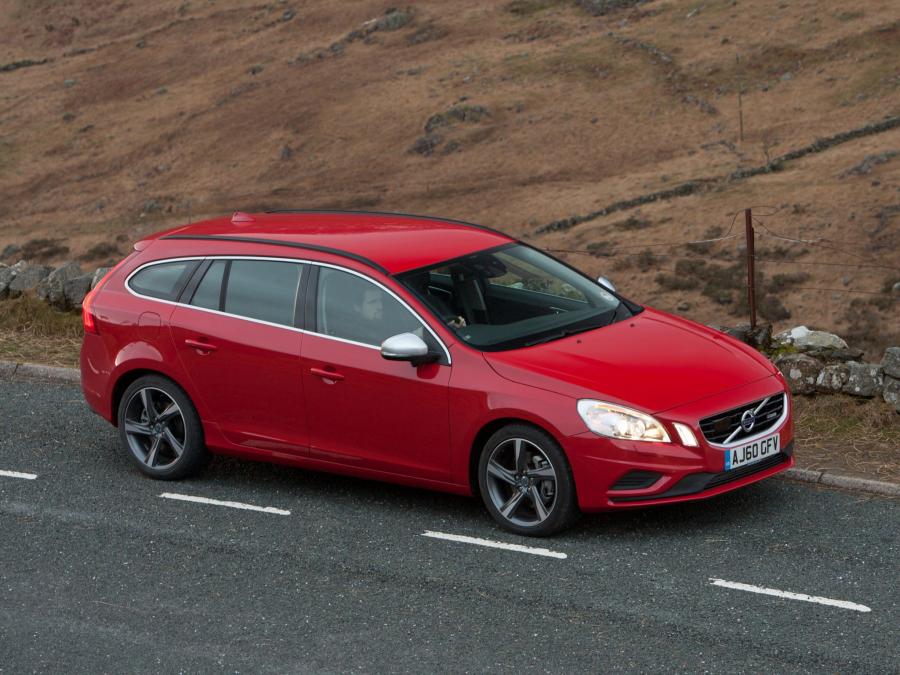  Volvo V60 R-Design 2010 года  (UK) (фото 15 из 15)